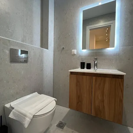 C3 Tsimiski * Thessaloniki